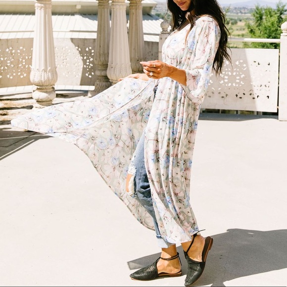 Dandelion Daydreams Long Kimono - Picture 2 of 8